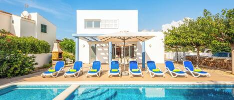 Villa (4 Bedrooms) | Vista frontal de la propiedad