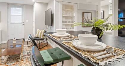 Coziest place in town! Wi-Fi + Work station