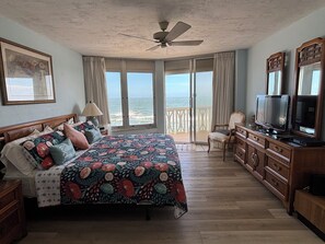 3 slaapkamers, een bureau, een strijkplank/strijkijzer, gratis wifi