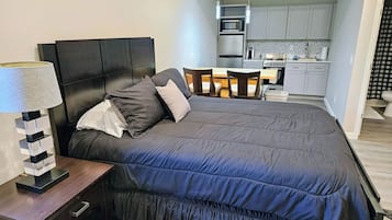 1 habitación, escritorio y wifi