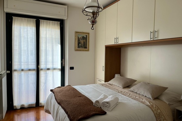 2 makuuhuonetta, silitysrauta/-lauta, vauvan matkasänky, ilmainen Wi-Fi