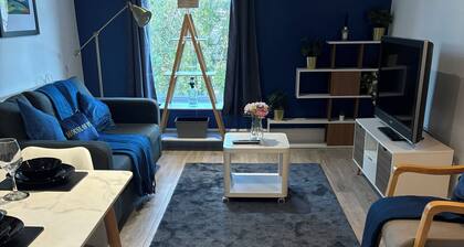 2 bed, 2 bathroom, walking distance to christies hospital