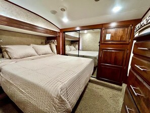 1 makuuhuone, silitysrauta/-lauta, ilmainen Wi-Fi, vuodevaatteet