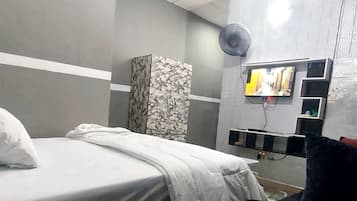 1 chambre, fer et planche Ă  repasser, Wi-Fi, draps fournis