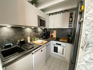Frigorifero, microonde, forno, lavastoviglie