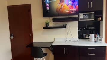 Comfort Room, City View | Desk, laptop workspace, free WiFi