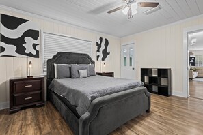 3 bedrooms, iron/ironing board, WiFi, bed sheets