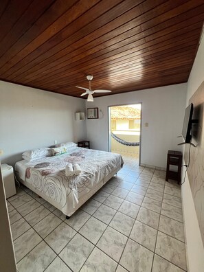 Quarto superluxo | Roupas de cama premium, Wi-Fi de cortesia, roupa de cama