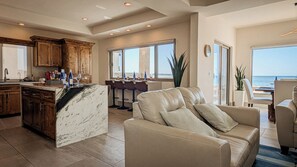 Interior - Sand Castle Beach House, Ocean Front & Pool, Jack Nicklaus Signature Golf Course (Puerto Penasco)