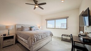 4 bedrooms, desk, iron/ironing board, travel cot - Sand Castle Beach House, Ocean Front & Pool, Jack Nicklaus Signature Golf Course (Puerto Penasco)