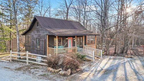 Hickory Creek @ Trailhead Cabins