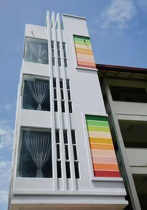 Unclassified image, 4 of 27, button - Bright 2BR House • Central Phnom Penh • Sleeps 4 • Workspace • Laundry (Phnom Penh)