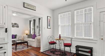 Cutest 1BR steps to St. Charles Streetcar!