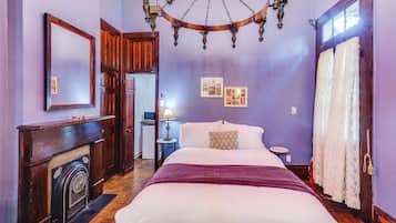 1 dormitorio, tabla de planchar con plancha, wifi y ropa de cama