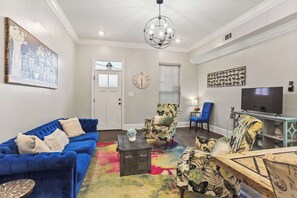 TV, offices - Charming 3BR House in Uptown New Orleans! (New Orleans)