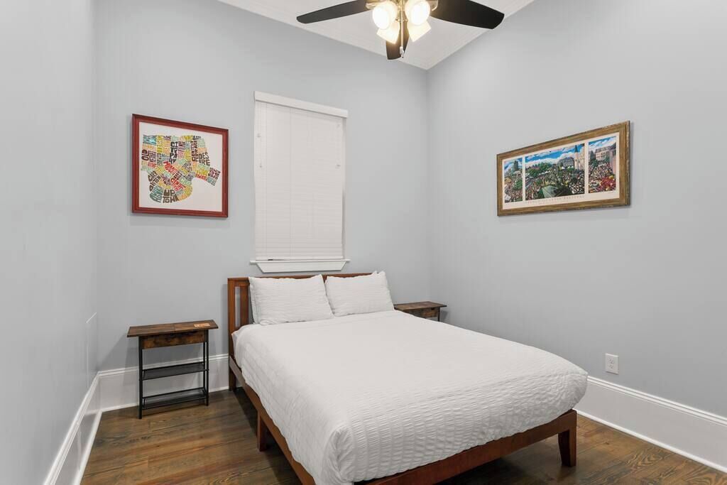 3 chambres, bureau, fer et planche à repasser, lit parapluie