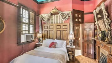 1 dormitorio, tabla de planchar con plancha, wifi y ropa de cama