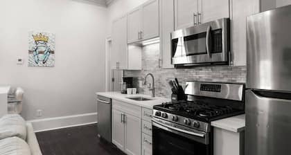 Marigny Gem 2 Bed/2 Bath Condo