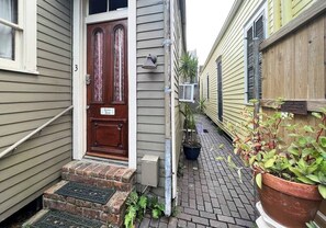 Unclassified image, 3 of 9, button