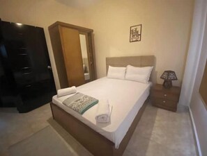 2 bedrooms, iron/ironing board, WiFi, bed sheets