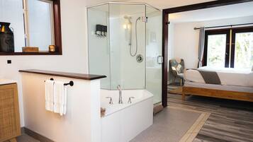 Deluxe Room, 1 King Bed, Ocean View