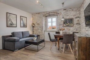 In-room dining - Casa Columba (Makarska)