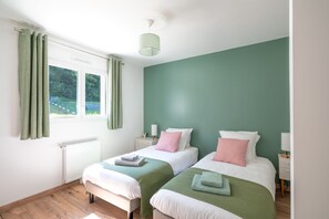 2 bedrooms, iron/ironing board, WiFi (free), bed sheets