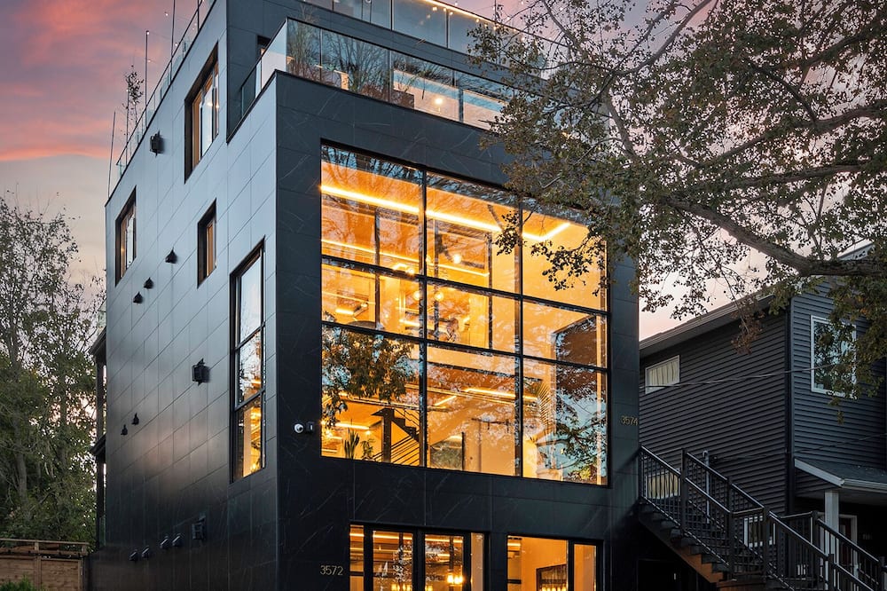 The Halifax Rooftop Home (Furnished)
