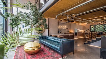 Concierge desk