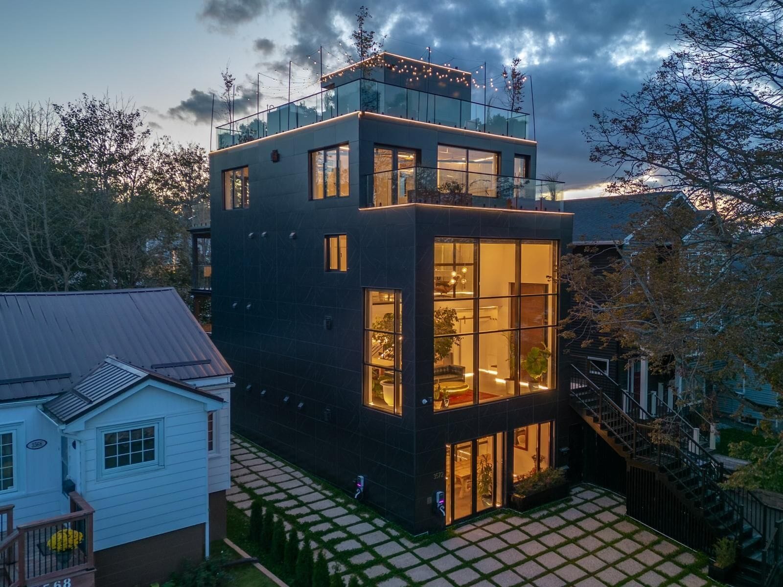 Photo - The Halifax Rooftop - Cozy Spa B&B
