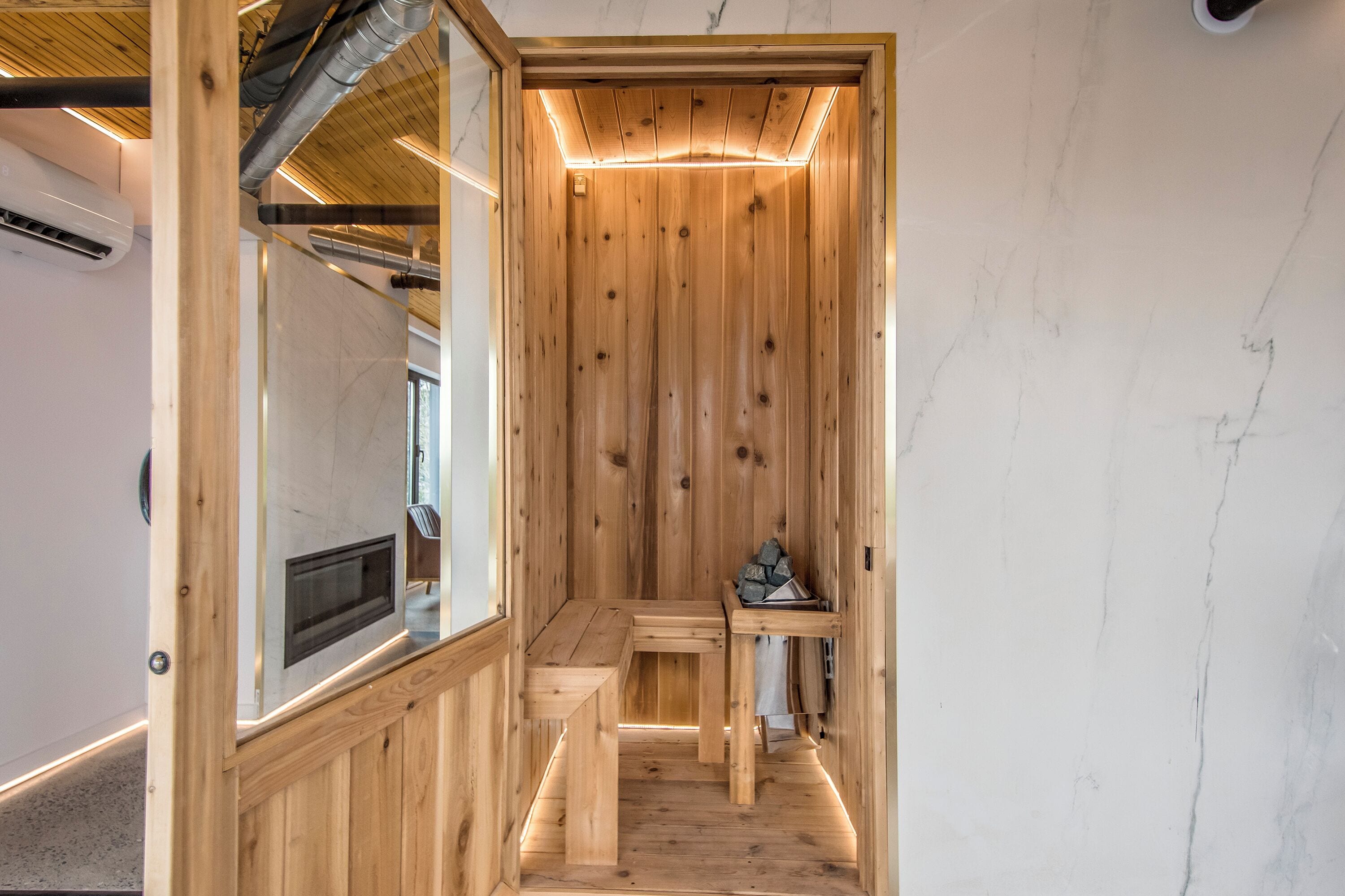 Photo - The Halifax Rooftop - Cozy Spa B&B