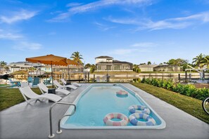 Outdoor pool, a heated pool