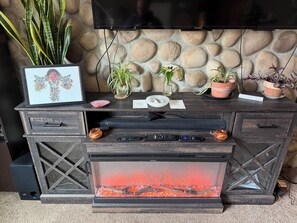 Interior - Relax near CMU and Casino with hot tub and fireplace (Mount Pleasant)