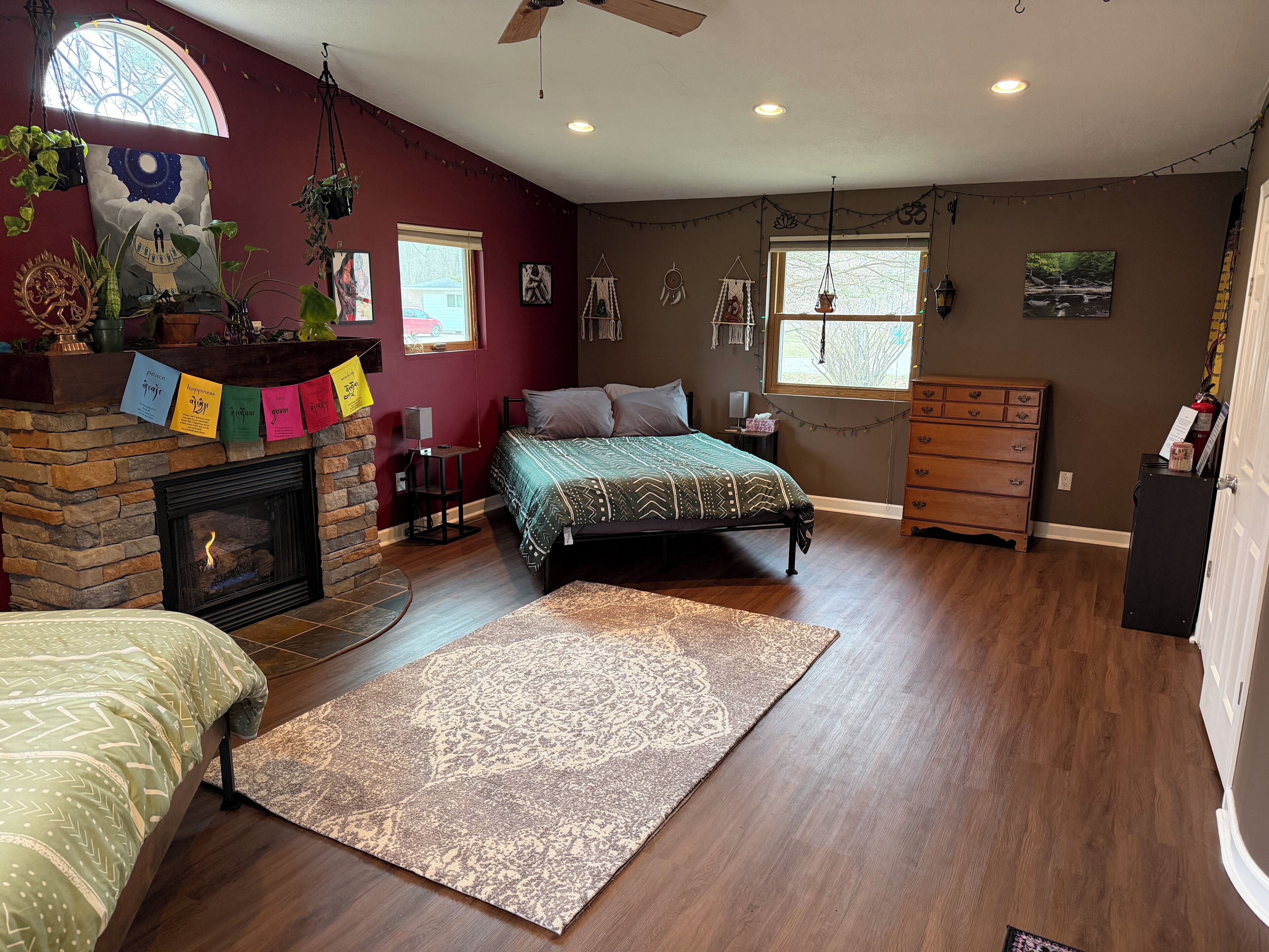 3 bedrooms, desk, iron/ironing board, free WiFi