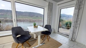 Dining - Apartment Märchenhain with beautiful view (Niederheimbach)