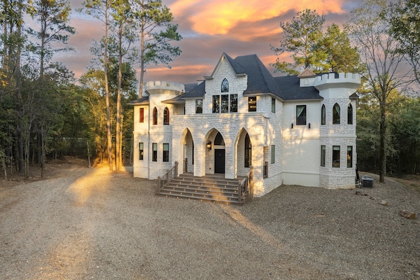 Welcome to Castle on Royal Creek