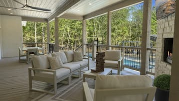 Smart TV, fireplace, video games, books