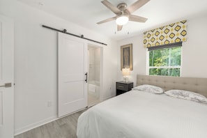 3 bedrooms, iron/ironing board, WiFi, bed sheets