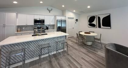 4 min to WEC, Crownwood Modern, NEW 3bd 2ba cozy townhome close to FAST
