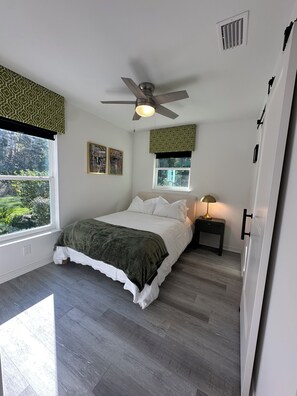 3 bedrooms, iron/ironing board, WiFi, bed sheets - 4 min to WEC, Crownwood Modern, NEW 3bd 2ba cozy townhome close to FAST  (Ocala)