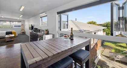 Beach Street Studio Near Fitzroy Beach