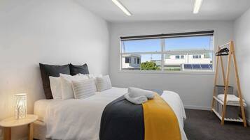 1 Schlafzimmer, BĂŒgeleisen/BĂŒgelbrett, WLAN, BettwĂ€sche