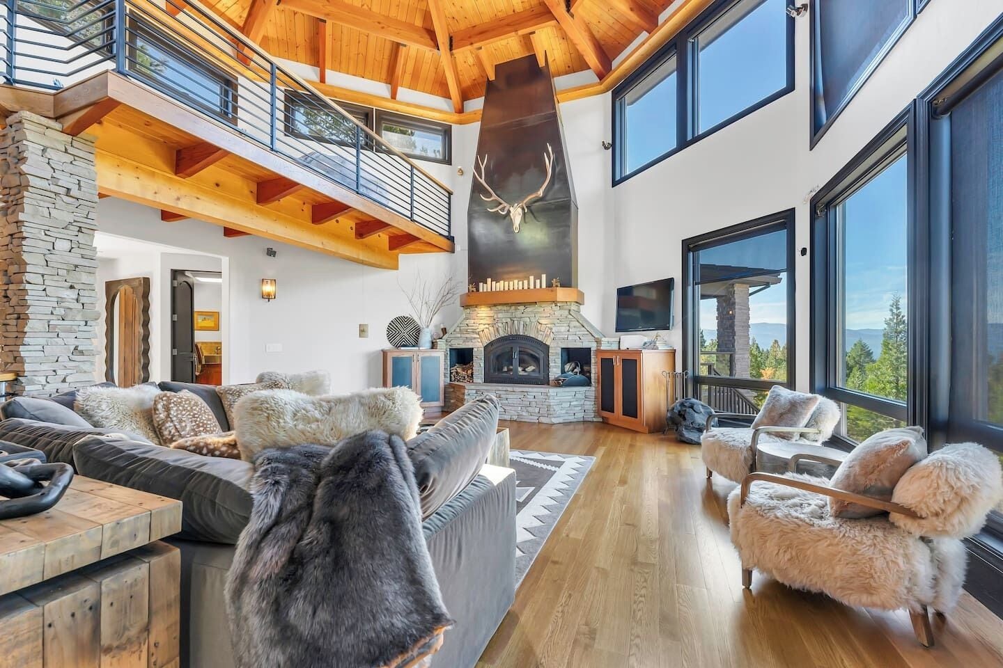 Smart TV, fireplace, video games, offices