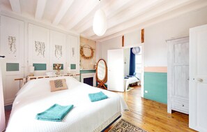 8 chambres, lit parapluie, Wi-Fi gratuit, draps fournis