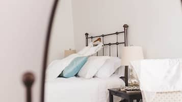 5 bedrooms, WiFi, bed sheets