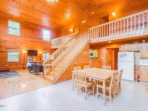 Dining - Raven Creek Lodge + Conestoga Room (Sugarloaf Township)