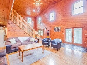 Smart TV - Raven Creek Lodge + Conestoga Room (Sugarloaf Township)