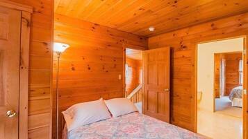 5 bedrooms, WiFi, bed sheets