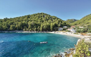 Beach - 2 bedroom gorgeous home in Gdinj (Gdinj)
