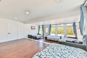 5 chambres, fer et planche à repasser, lit parapluie, Wi-Fi gratuit